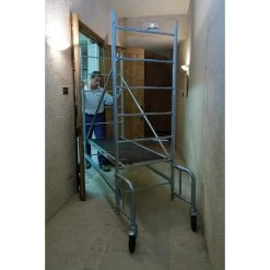 Echafaudage JUNIOR 200 Hauteur De Travail 6.80 M Tubesca Comabi 6 Echafaudage JUNIOR 200 Hauteur De Travail 6.80 M Tubesca Comabi -Maison Outil Boutique echafaudage junior 200 hauteur de travail 680 m tubesca comabi 1