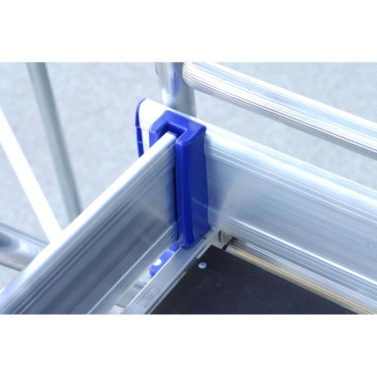 Echafaudage TOTEM 2 LINE 180 Hauteur Travail 6,85 M Tubesca Comabi 6 Echafaudage TOTEM 2 LINE 180 Hauteur Travail 6,85 M Tubesca Comabi – Image 4