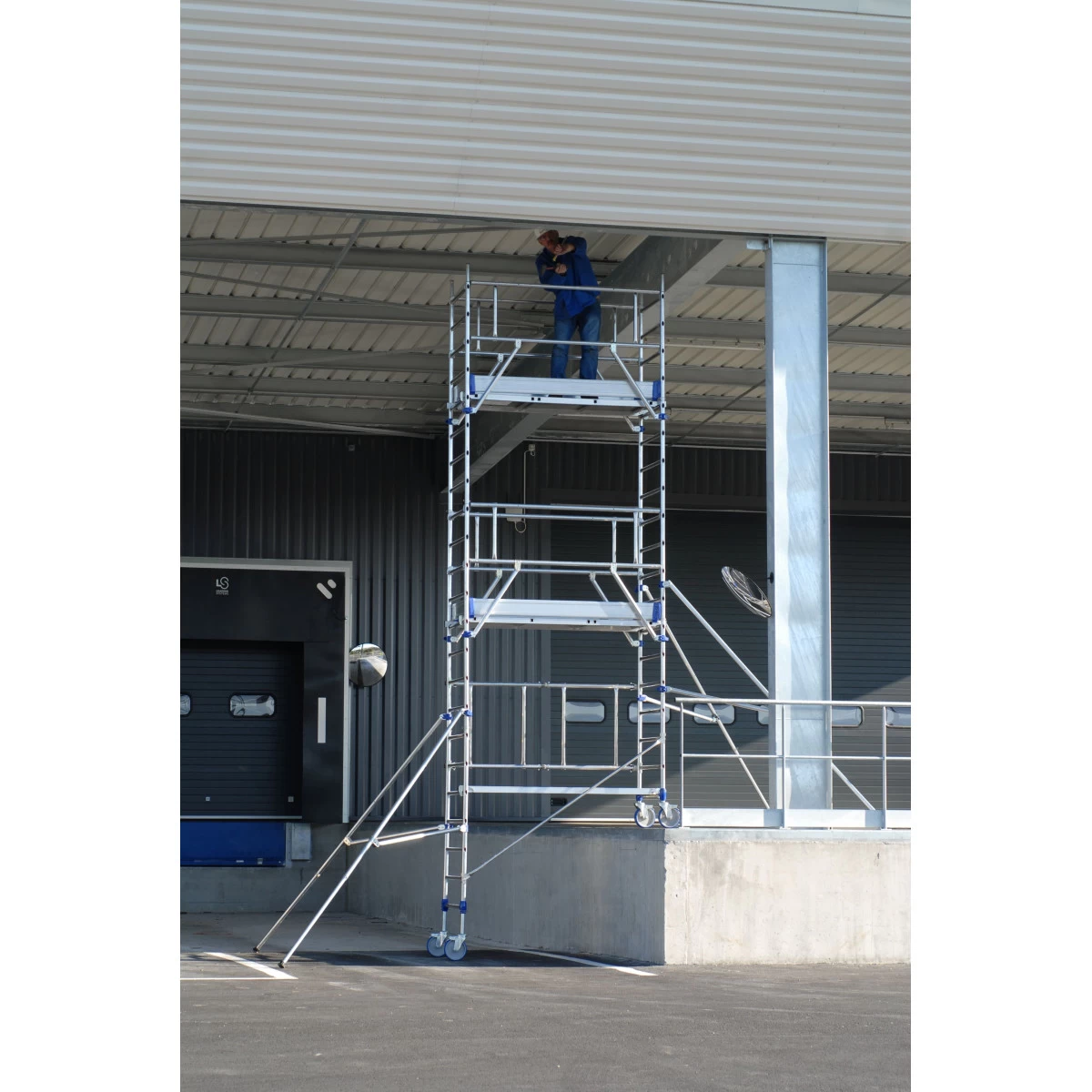 Echafaudage TOTEM 2 LINE 180 Hauteur Travail 6,85 M Tubesca Comabi 7 Echafaudage TOTEM 2 LINE 180 Hauteur Travail 6,85 M Tubesca Comabi – Image 5